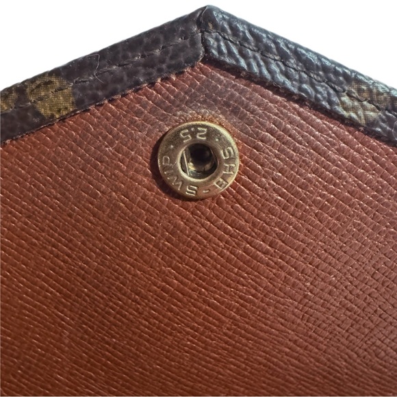 Louis Vuitton Monogram Elise Wallet - Picture 5 of 12